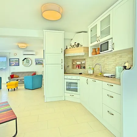 Villa Larisa Vošteni